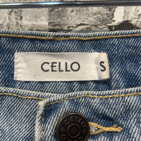 EUC Cello Distressed Denim Shorts 2' Inseam Size Small - Picture 13 of 15